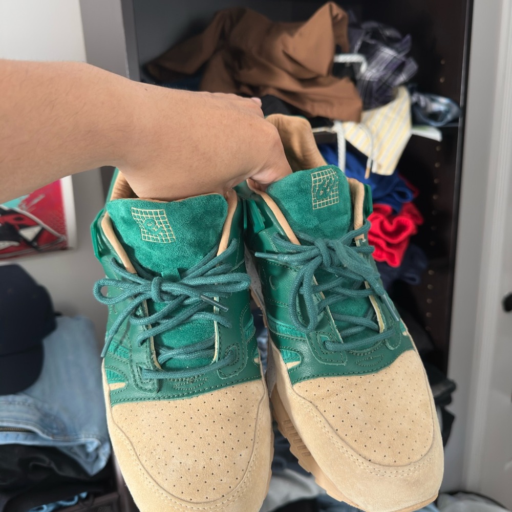 Eddie win Sauconys size 11.5 Green and Tan Sneakers